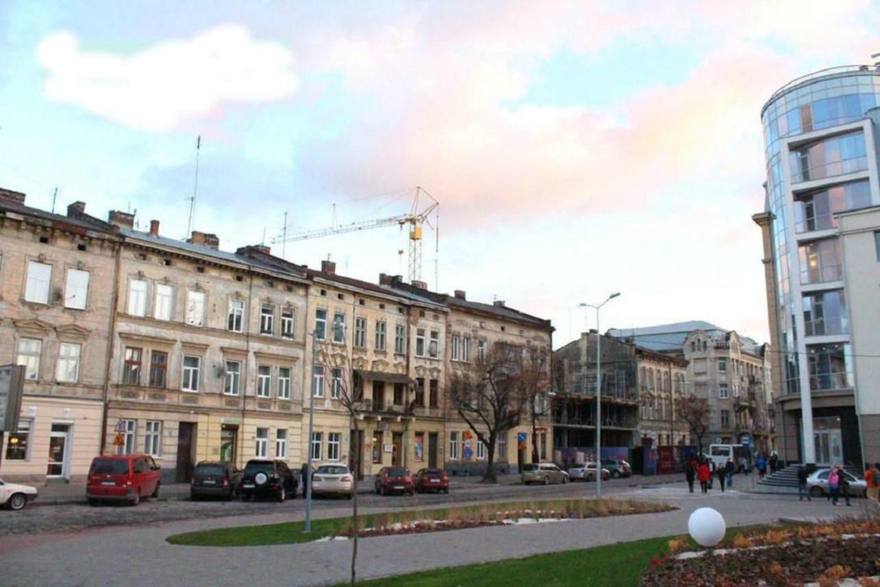 Міні Апартаменти В Центрі Львова- 2 Хв До Оперного Театру 外观 照片